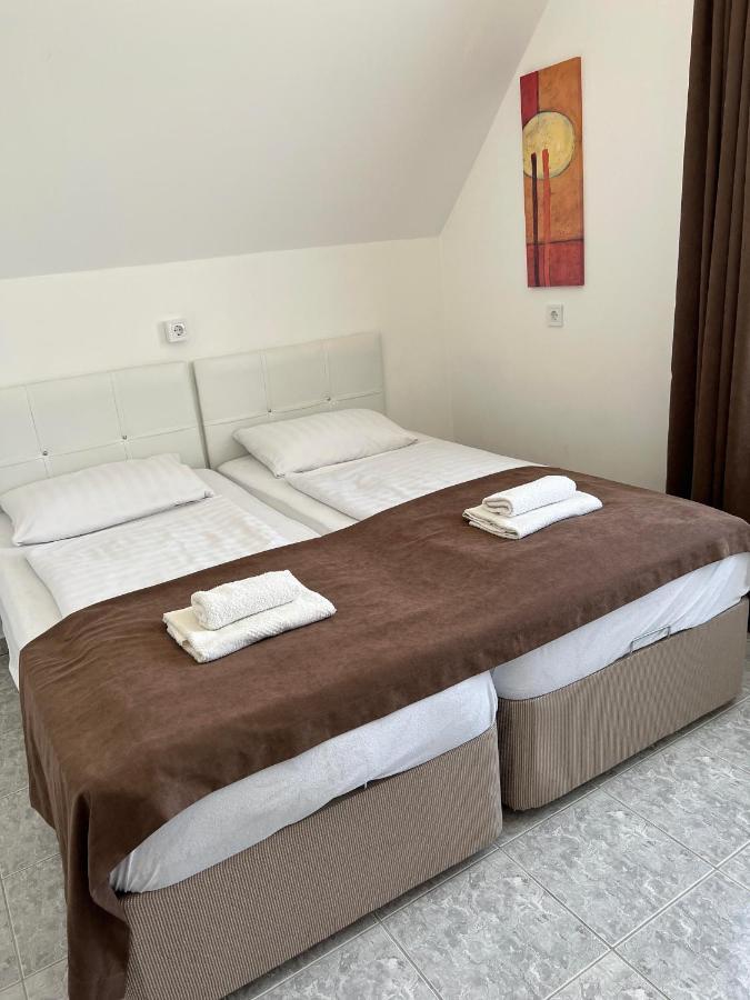 Irini Panzio Hotel บูดาเปสต์ ภายนอก รูปภาพ